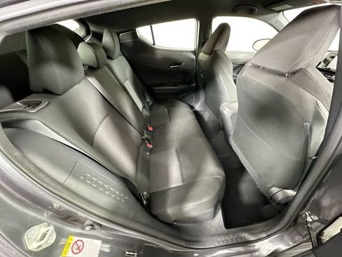 Used 2018 Toyota C-HR XLE FWD image 21