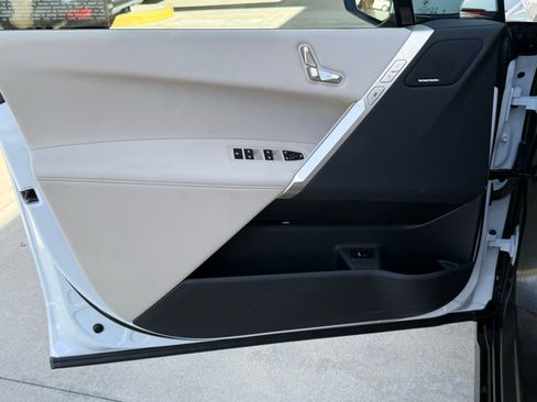 Used 2026 BMW iX xDrive60 image 20