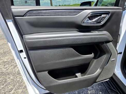 Used 2023 GMC Yukon XL SLT image 12