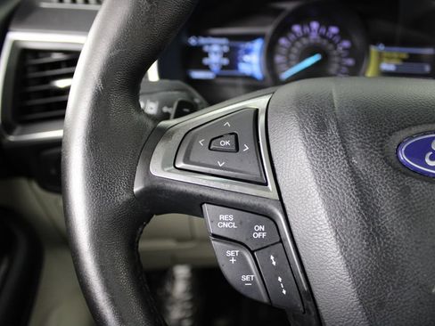 Used 2018 Ford Edge Titanium w/ Equipment Group 301A AWD/4WD image 25