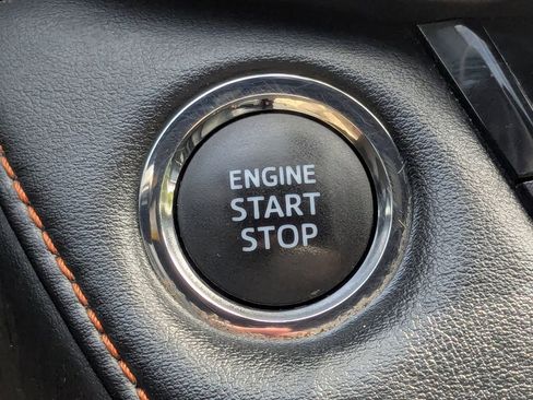 Used 2018 Toyota RAV4 SE w/ Power Extra Value Package image 32