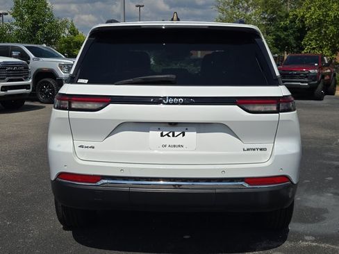 Used 2023 Jeep Grand Cherokee Limited AWD/4WD image 9