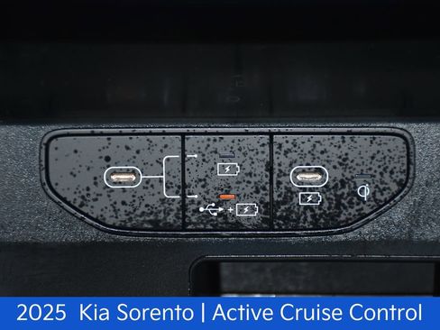Certified 2025 Kia Sorento S AWD/4WD image 18