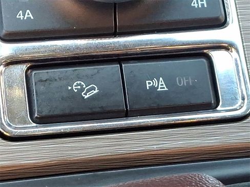 Used 2024 Ford Expedition Limited image 26