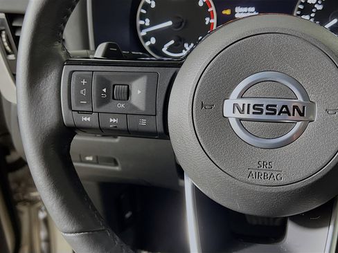 Used 2021 Nissan Rogue SL w/ Premium Package FWD image 19