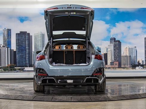 Used 2026 BMW i4 xDrive40i w/ M Sport Package image 12