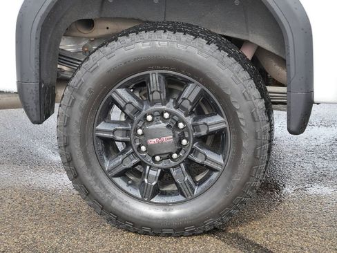 Used 2025 GMC Sierra 2500 AT4 image 12