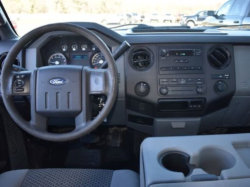 Used 2015 Ford F250 XL w/ Power Equipment Group image 15