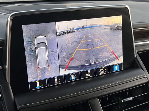 Used 2021 Chevrolet Tahoe Premier w/ Premium Package RWD image 8