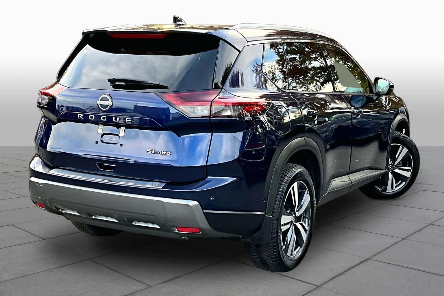 Used 2024 Nissan Rogue SL w/ SL Premium Package AWD/4WD image 13