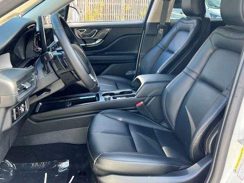 New 2026 Lincoln Corsair Premiere image 13