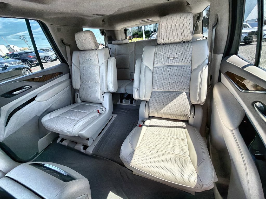 Used 2023 Cadillac Escalade Sport Platinum AWD/4WD image 21