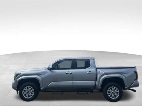 Used 2024 Toyota Tacoma SR5 image 5