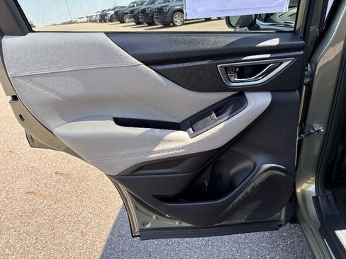 Used 2019 Subaru Forester Limited w/ Popular Package #3 image 17