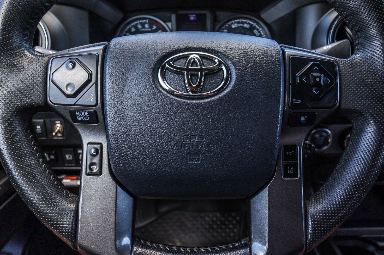 Used 2020 Toyota Tacoma TRD Off-Road AWD/4WD image 15