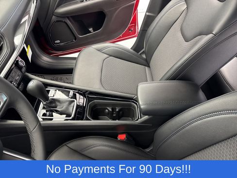 New 2025 Jeep Compass Latitude w/ Sun & Sound Group AWD/4WD image 28