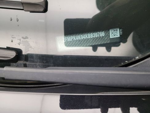 Used 2019 Ford Edge Titanium w/ Equipment Group 301A AWD/4WD image 33