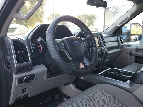 Certified 2019 Ford F250 XLT w/ XLT Premium Package image 17