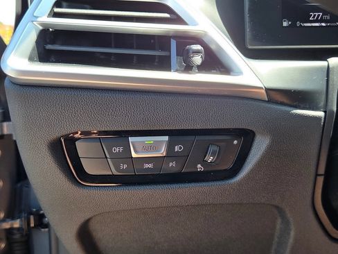 Used 2025 BMW 330i xDrive Sedan AWD/4WD image 24