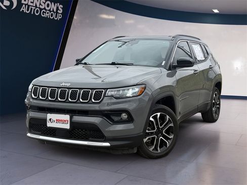 Used 2024 Jeep Compass Limited image 1