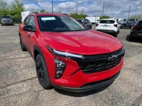 New 2026 Chevrolet Trax LT w/ Driver Confidence Package FWD image 4