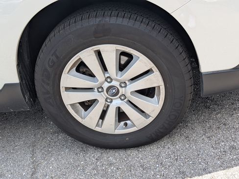Used 2019 Subaru Outback 2.5i Premium AWD/4WD image 11