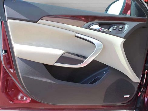 Used 2016 Buick Regal Premium image 17