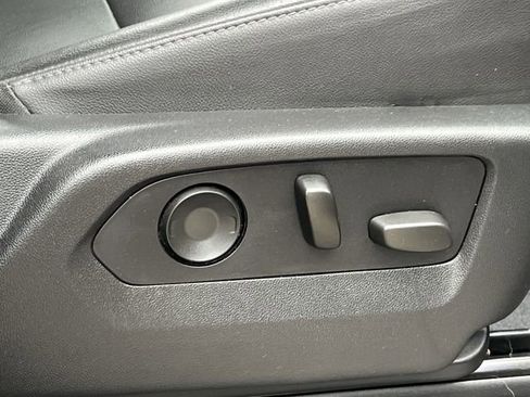 Used 2021 Chevrolet Tahoe Z71 image 36