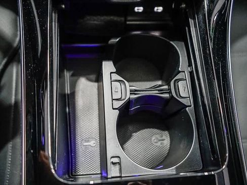 Used 2025 Mercedes-Benz C 300 Sedan image 22