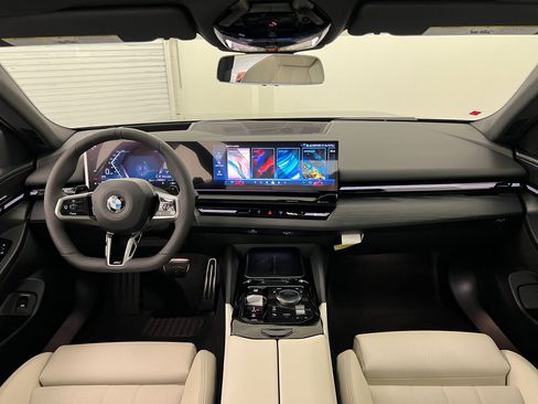 Used 2026 BMW 530i w/ M Sport Package RWD image 16