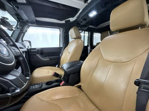 Used 2013 Jeep Wrangler Unlimited Sport image 5