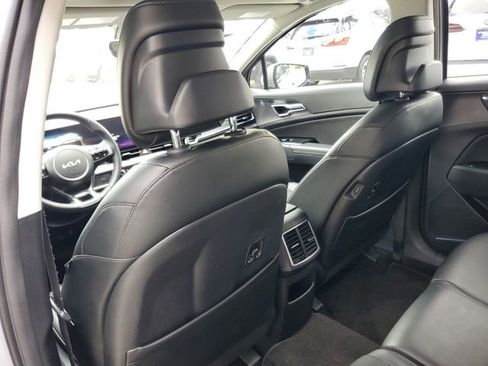Used 2025 Kia Sportage SX image 11