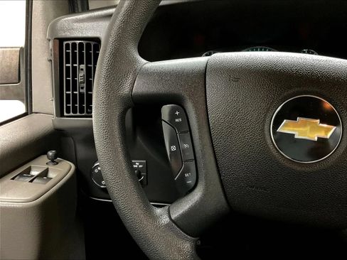 Used 2020 Chevrolet Express 2500 LT w/ LT Preferred Equipment Group RWD image 20