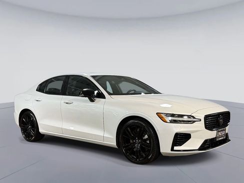 Used 2025 Volvo S60 T8 Ultra AWD/4WD image 9