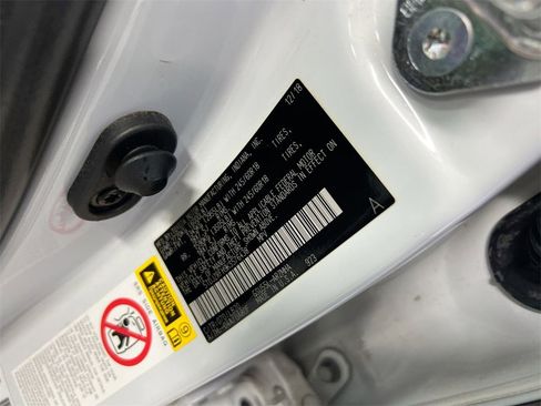 Used 2019 Toyota Highlander XLE image 28