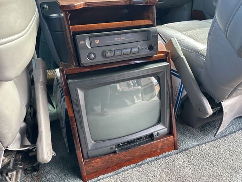 Used 1999 GMC Savana 1500 image 40