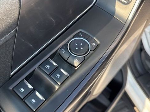 Used 2024 Ford F150 Lariat w/ Equipment Group 502A High image 8