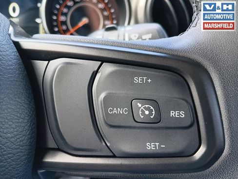 Used 2023 Jeep Wrangler Unlimited Sport AWD/4WD image 6