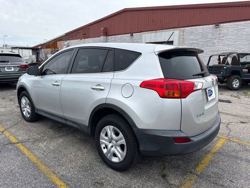 Used 2013 Toyota RAV4 LE AWD/4WD image 2