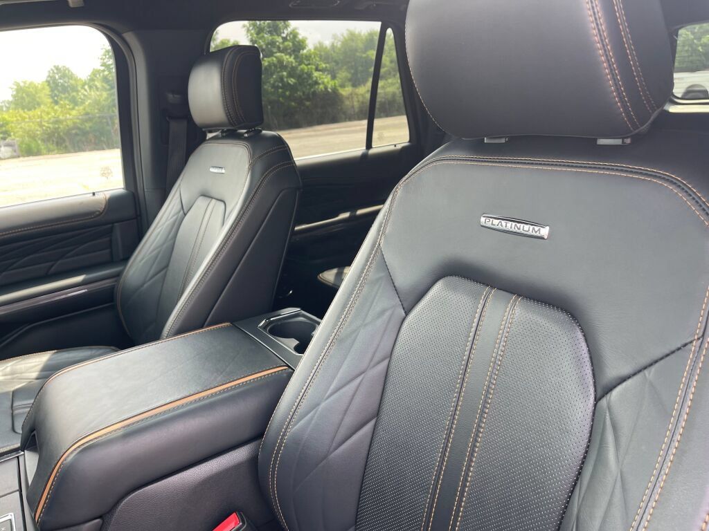 Used 2023 Ford Expedition Platinum AWD/4WD image 6
