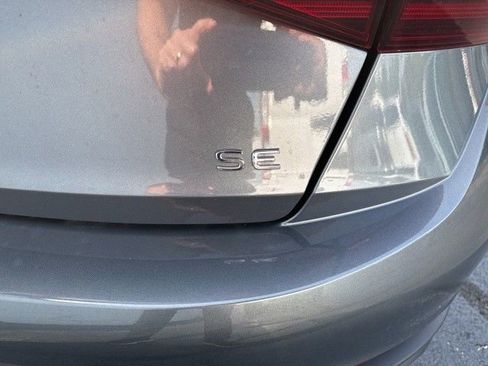 Used 2025 Volkswagen Jetta SE FWD image 18
