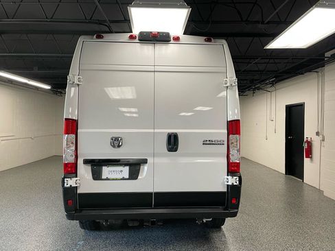 Used 2023 RAM ProMaster 2500 w/ Driver Convenience Group FWD image 7