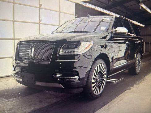 Used 2020 Lincoln Navigator Black Label image 3
