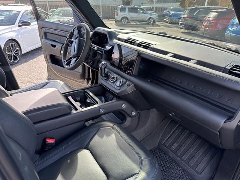Used 2023 Land Rover Defender 110 V8 image 24