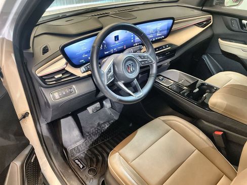 Used 2025 Buick Enclave Preferred image 10