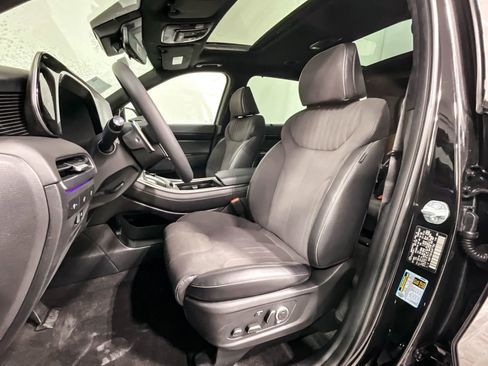 Certified 2025 Hyundai Palisade Calligraphy image 10