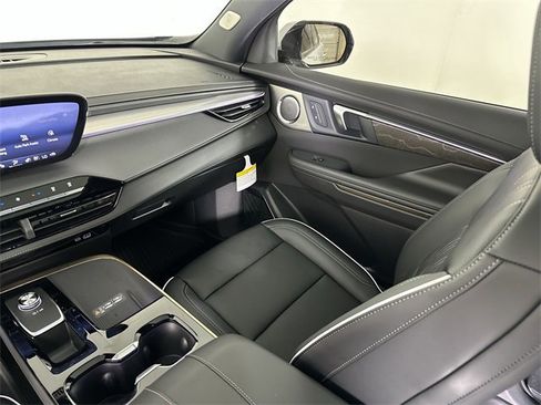 New 2026 Buick Enclave Avenir w/ Super Cruise Package image 36