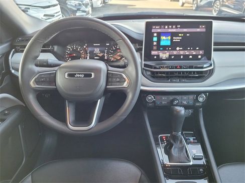 Certified 2024 Jeep Compass Limited image 7