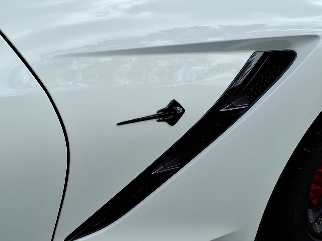 Used 2016 Chevrolet Corvette Stingray Coupe w/ Carbon Flash Badge Package RWD image 9