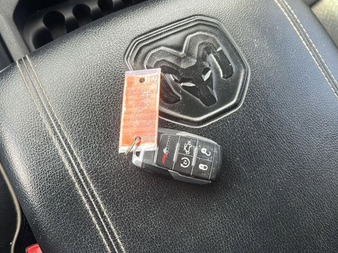 Used 2019 RAM 2500 Laramie image 32